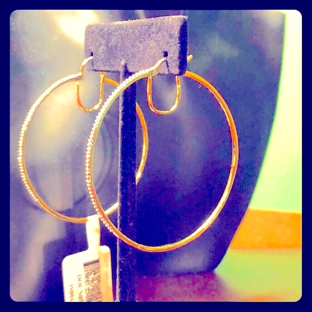Sale❤️Diamond Hoops - Picture 6 of 6